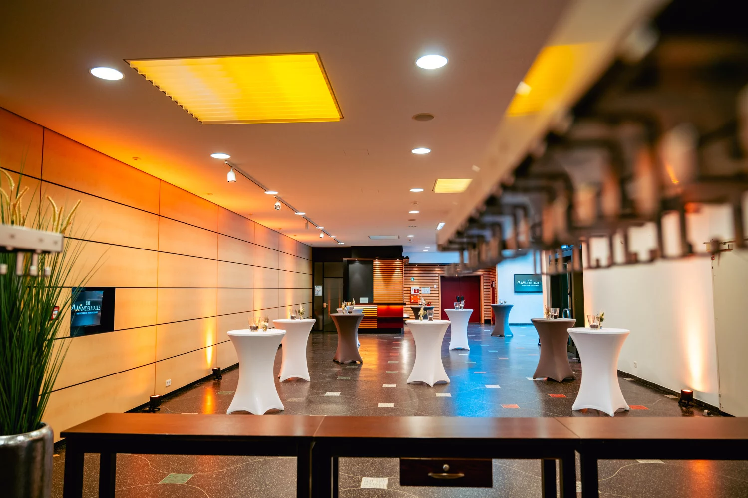 Kurt Wandelhalle Foyer 1